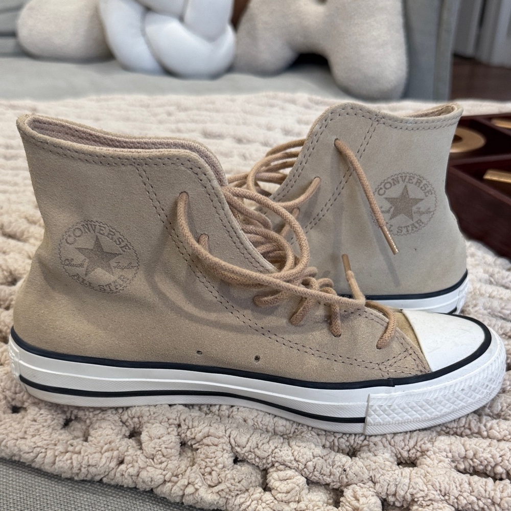 Women's High-Top Canvas Sneakers in Tan - Picture 4 of 6